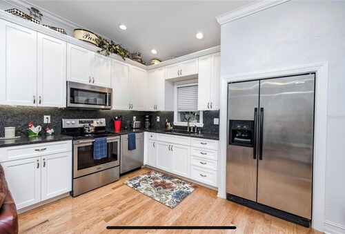 The Cook Cottage sleeps 4 in Dunedin