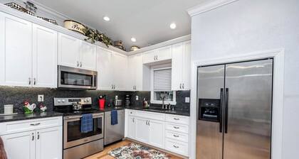 The Cook Cottage sleeps 4 in Dunedin