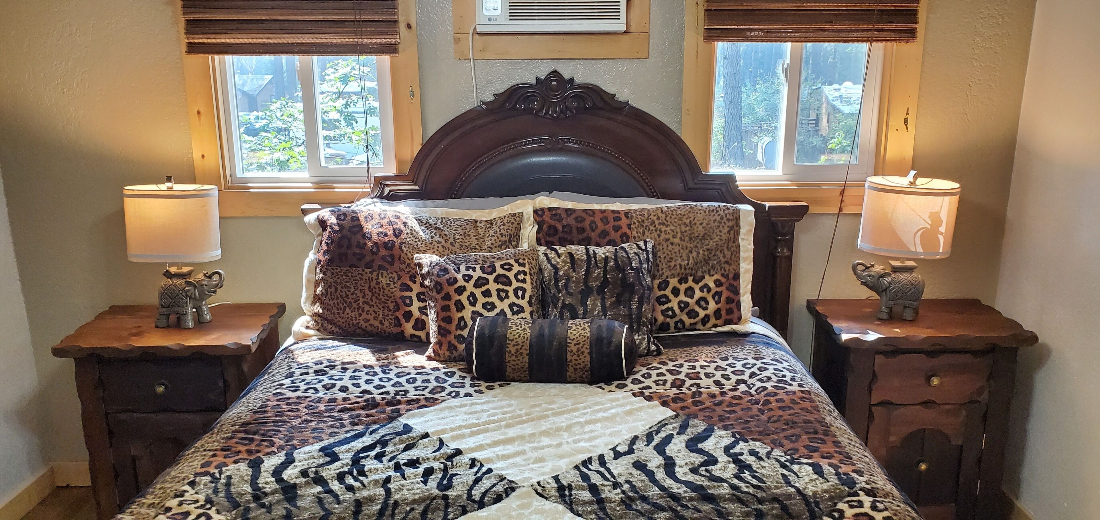 Free WiFi, bed sheets