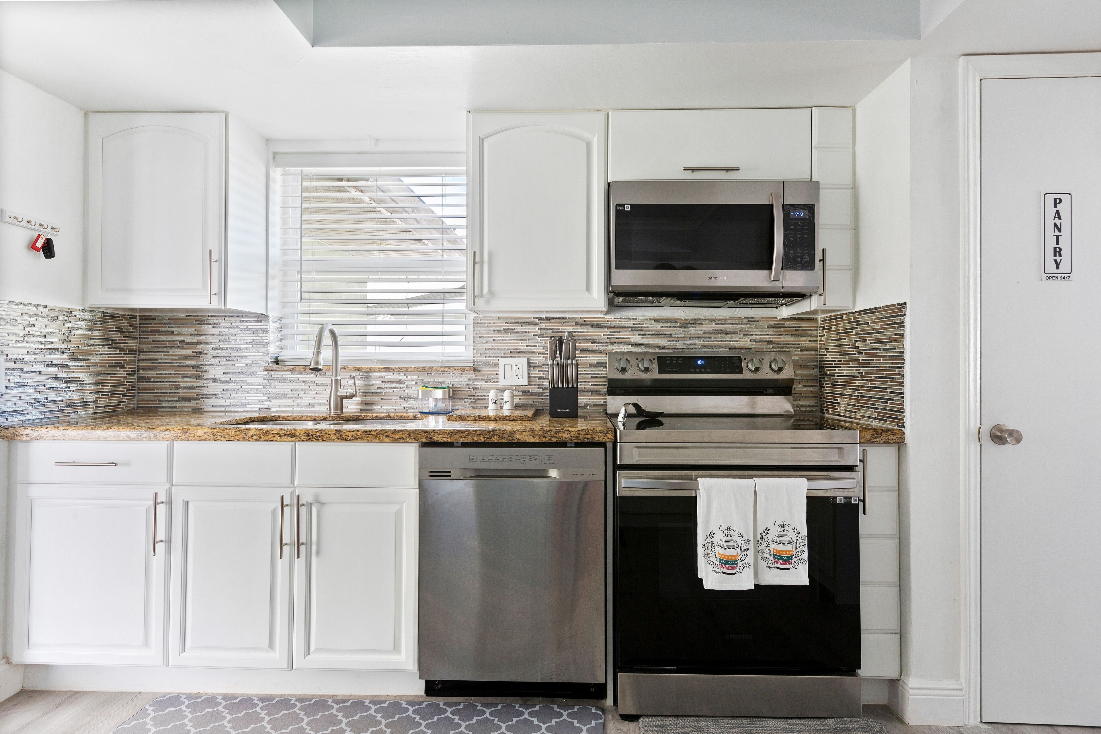 Glam's Guest House in Palm Beach Gardens