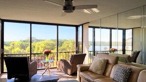 TV - Upgraded Modern Condo on Beautiful Siesta Key! (Siesta Key)