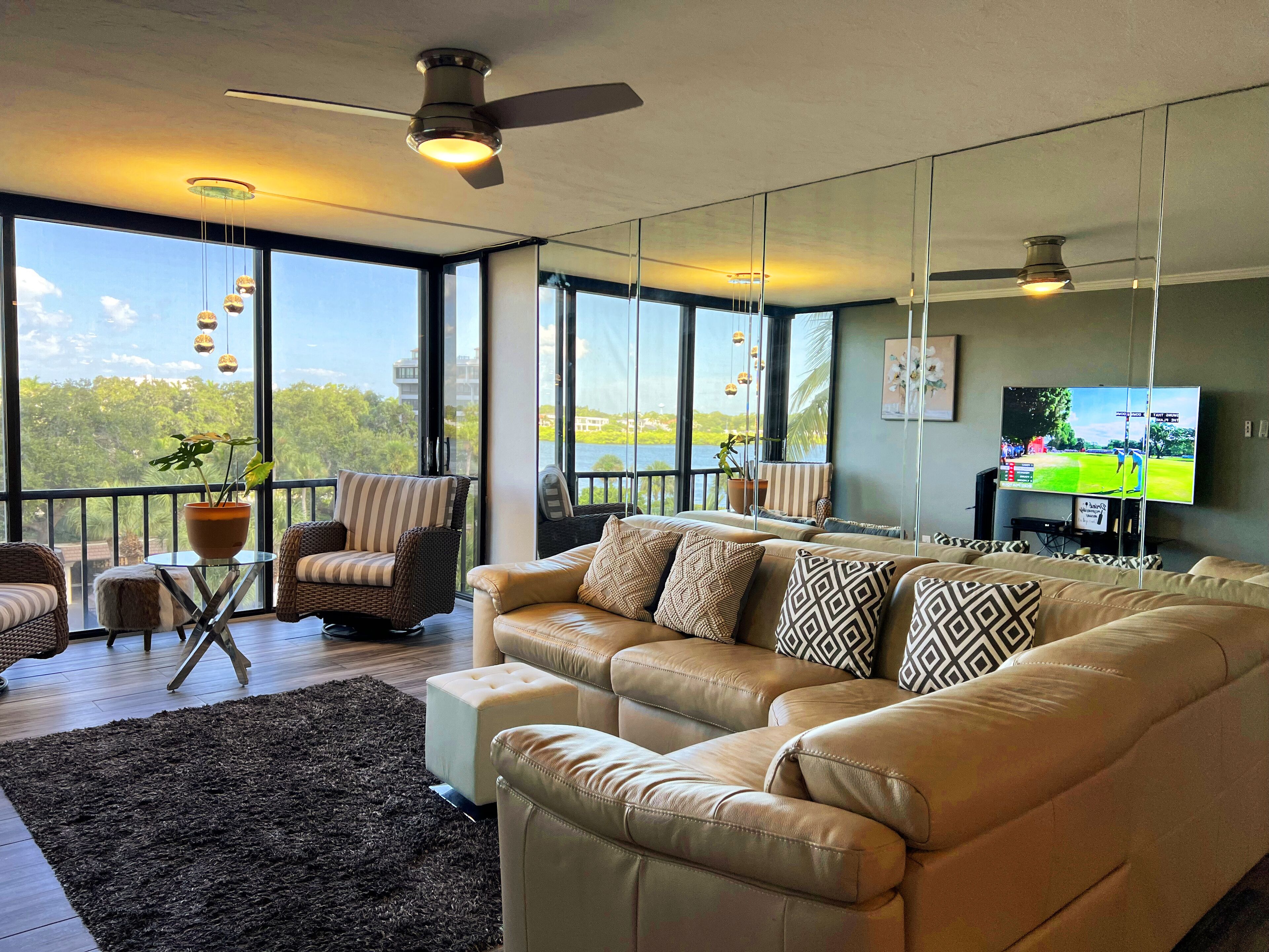 Upgraded Modern Condo on Beautiful Siesta Key!