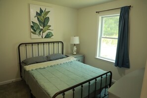 3 Schlafzimmer, Verdunkelungsvorhänge, kostenloses WLAN, Bettwäsche