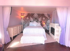 1 bedroom, desk, iron/ironing board, free WiFi