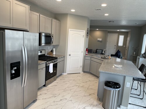 NEW!! Good Vibes House in Rio Rancho-10min from Balloon Fiesta Park (fits 6)
