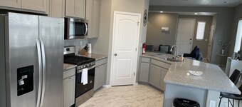 NEW!! Good Vibes House in Rio Rancho-10min from Balloon Fiesta Park (fits 6)