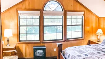 3 bedrooms, iron/ironing board, travel cot, free WiFi