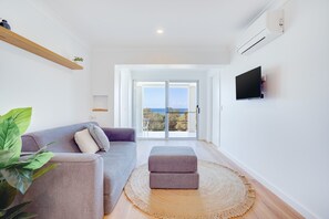 Smart TV, books, computer monitors - Becker Bliss - 5 bedrooms, ocean views, sleeps 12 (Forster)