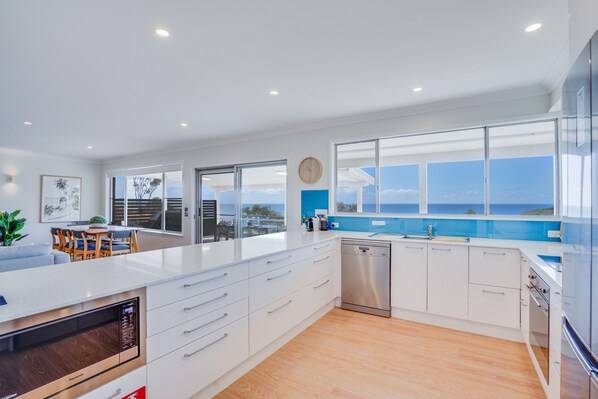 Fridge, microwave, oven, stovetop - Becker Bliss - 5 bedrooms, ocean views, sleeps 12 (Forster)
