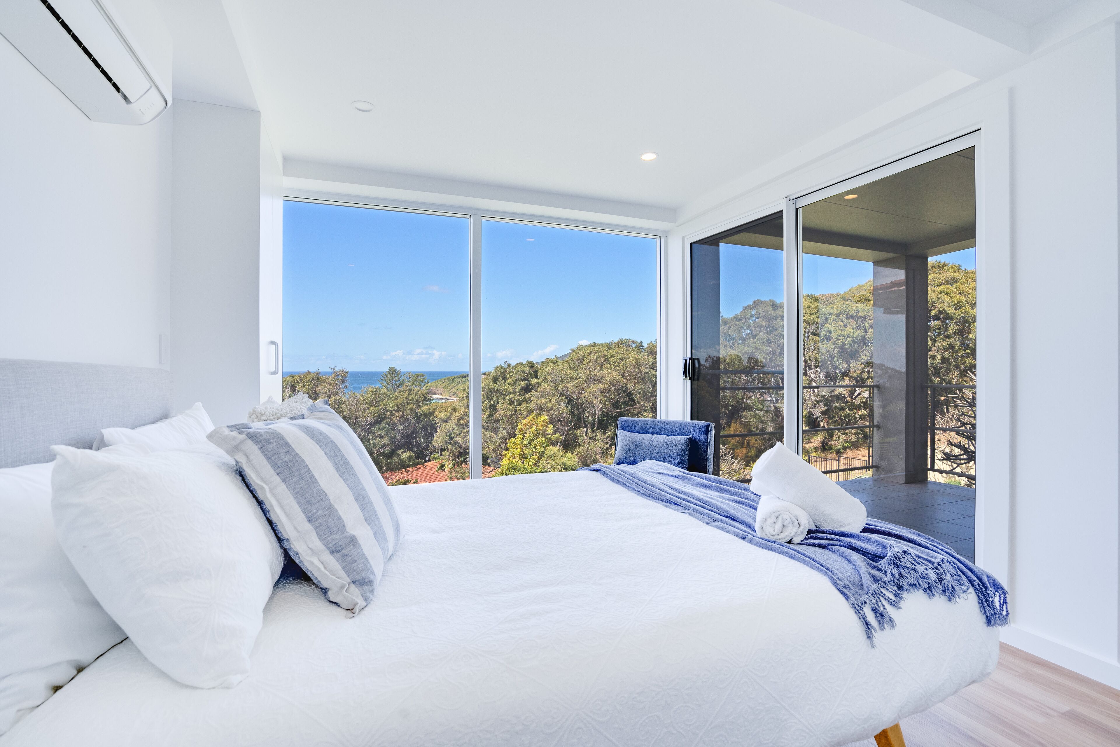 5 bedrooms, desk, iron/ironing board, free WiFi