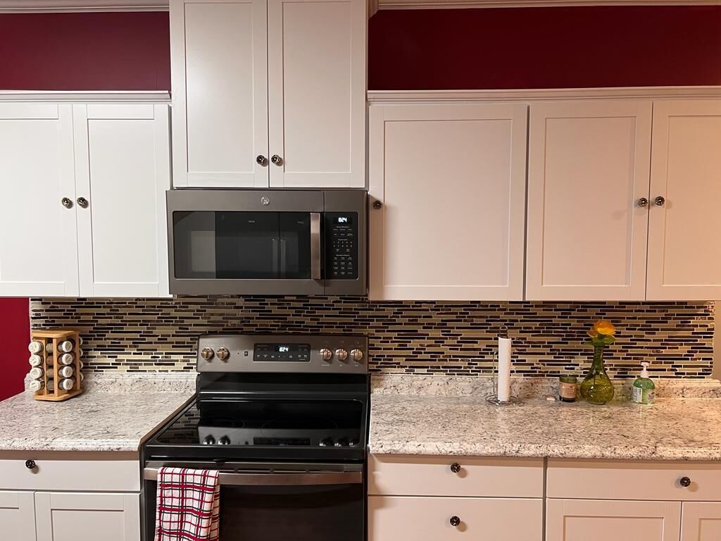 Tenement (Basement) in a beautiful Southern home!