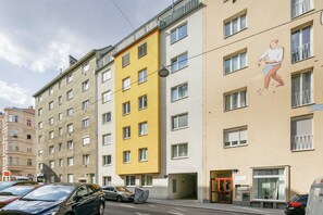 Exterior - Amazing Landstraße 3BR w/ Elevator, nr Central Station, by Blueground (Vienna)