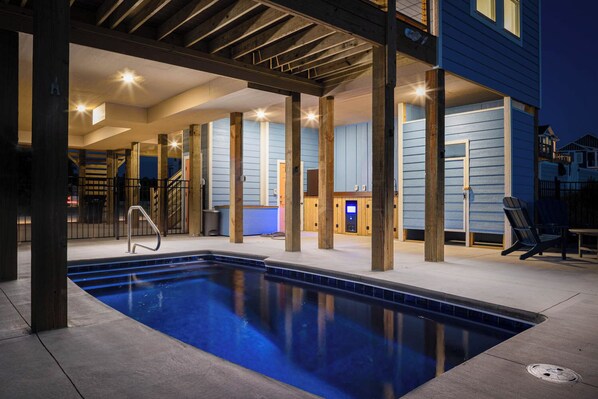 Outdoor pool, a heated pool