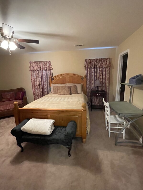 2 bedrooms, desk, iron/ironing board, free WiFi