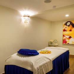 Kroppsbehandlingar, aromaterapi och massage med varma stenar