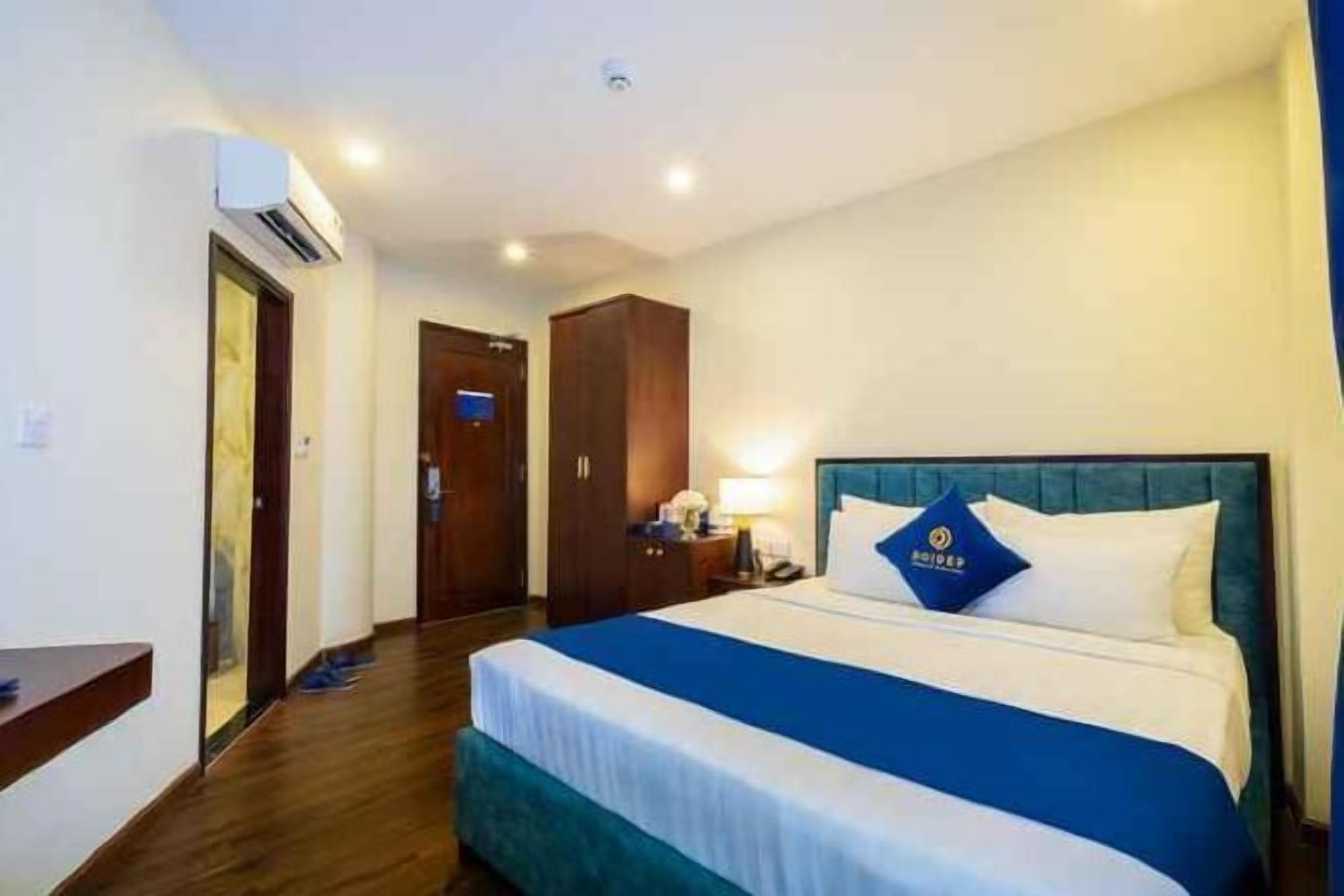 Minibar, in-room safe, individually furnished, desk