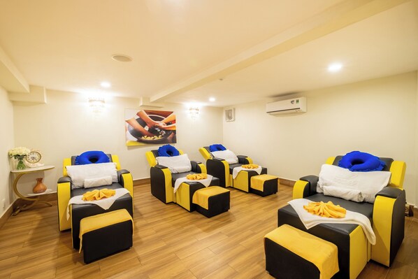 Kroppsbehandlinger, aromaterapi og massasje med varme steiner