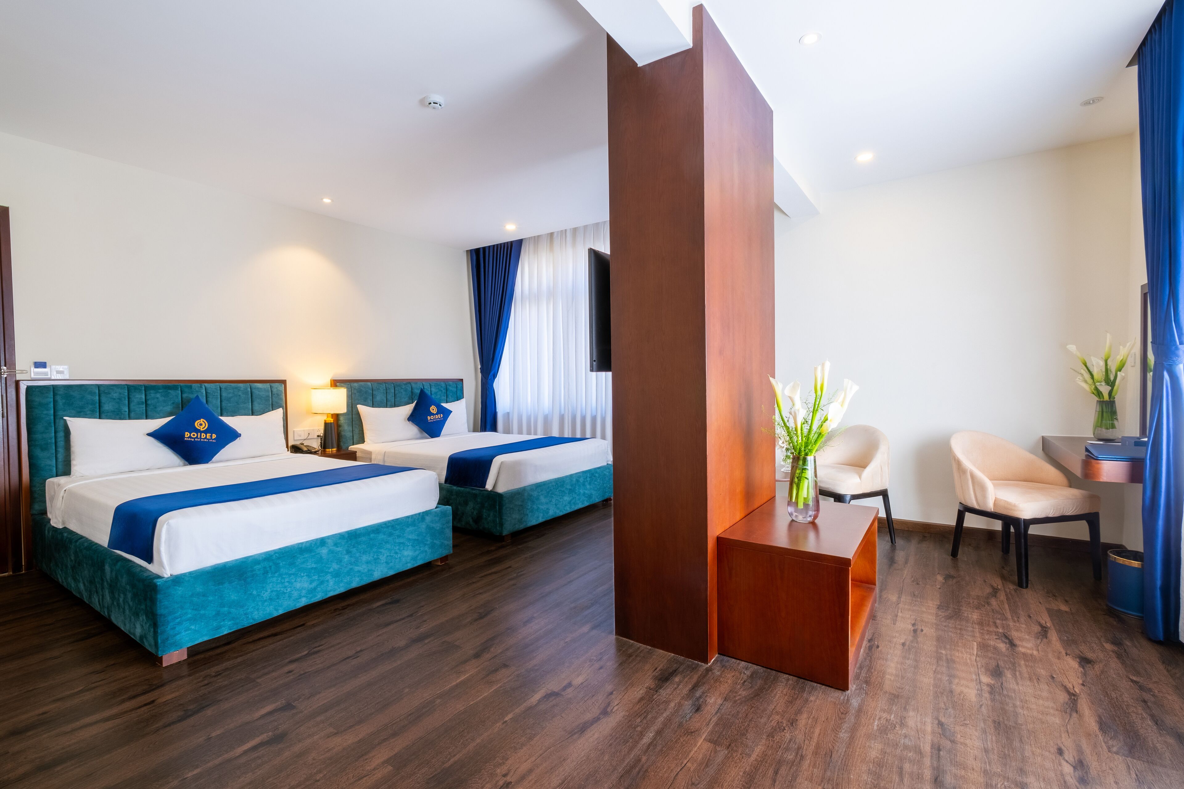 Minibar, coffres-forts dans les chambres, ameublement personnalisé