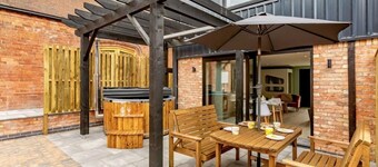 Fully Accessible-Disabled Adapted-Hot Tub-Pets