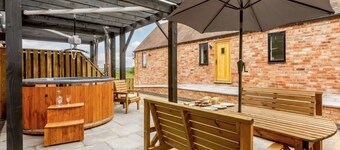 Fully Accessible-Disabled Adapted-Hot Tub-Pets