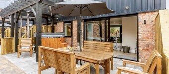 Fully Accessible-Disabled Adapted-Hot Tub-Pets