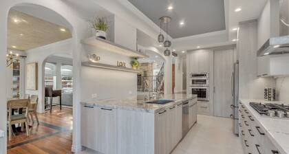 Coastal Paradise - Private Luxurious Spacious Resort Beach Living!