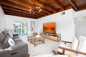 Smart TV - Oceanside Waterfront Paradise Home - Completely Renovated (Key Largo)