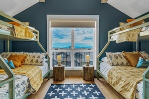 3 Schlafzimmer, Schreibtisch, Bügeleisen/Bügelbrett, Reisekinderbett