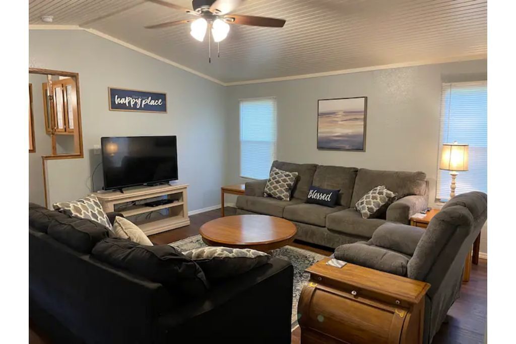 Happy Place in Buncombe - 1 mile to Lake Texoma