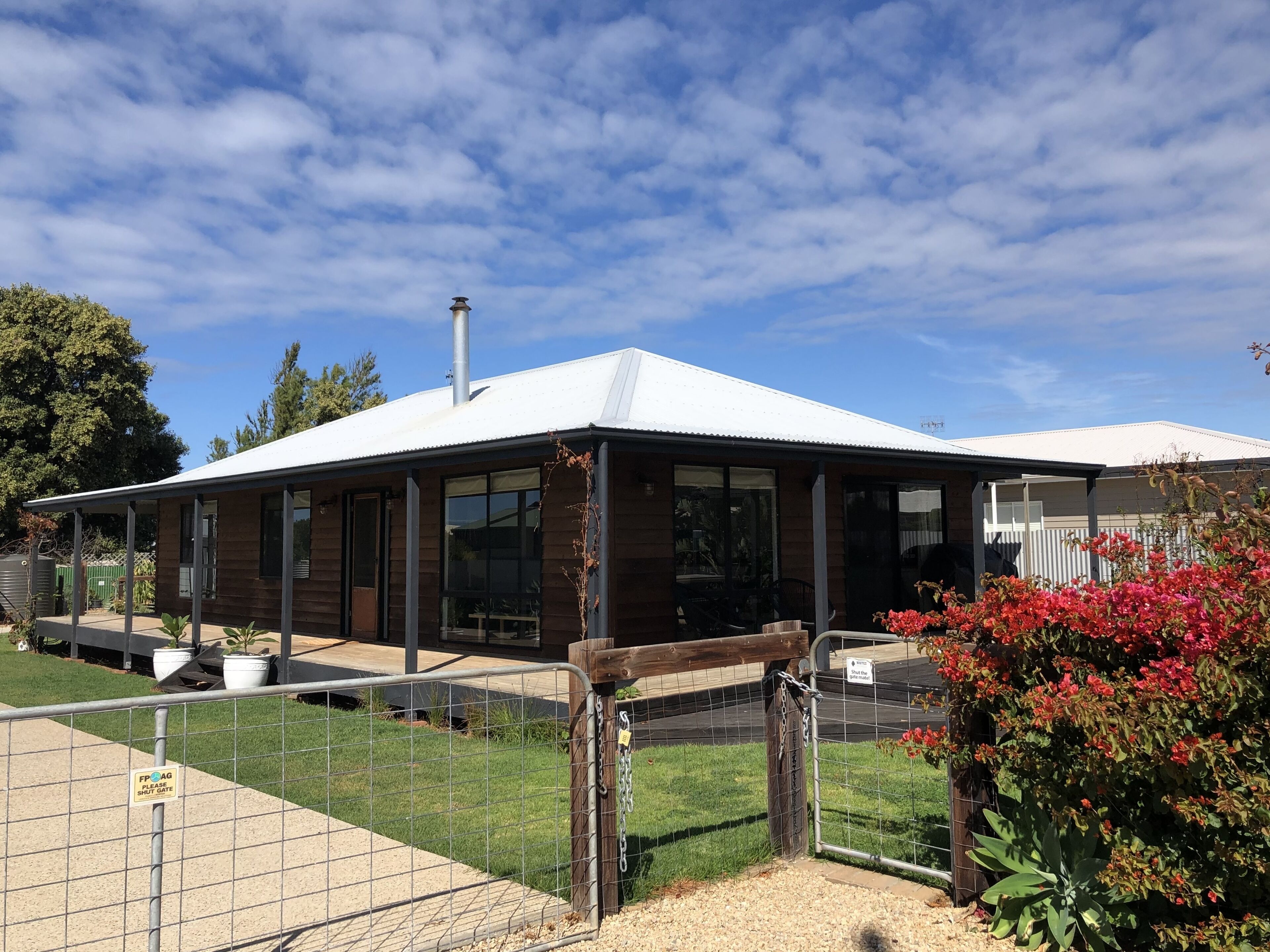 Red cedar- 5 mins walk from beach and Middleton township