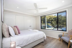 3 bedrooms, WiFi - Renovated 3 bed Unit with Views (Umina Beach)