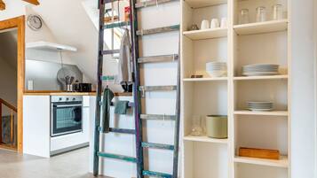 Réfrigérateur, four, plaque de cuisson, lave-vaisselle