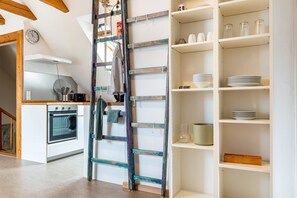 Kühlschrank, Ofen, Herdplatte, Geschirrspüler