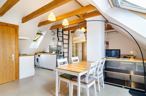 Premium Apartment "Marienstraße" with Balcony, Wonderful View, and Wi-Fi