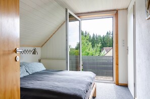 2 bedrooms, free WiFi, bed sheets