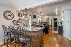 Fridge, microwave, oven, stovetop - Seasons Greetings Sale (Hot Springs)