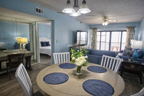 Interior - Relax Beachfront with Stunning Beach Views. Heated Swimming Pool.  $400.00 Free Fun Activities Daily (Madeira Beach)
