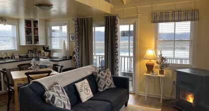 Cozy Warm Winter "Nantucket" Cottage Getaway