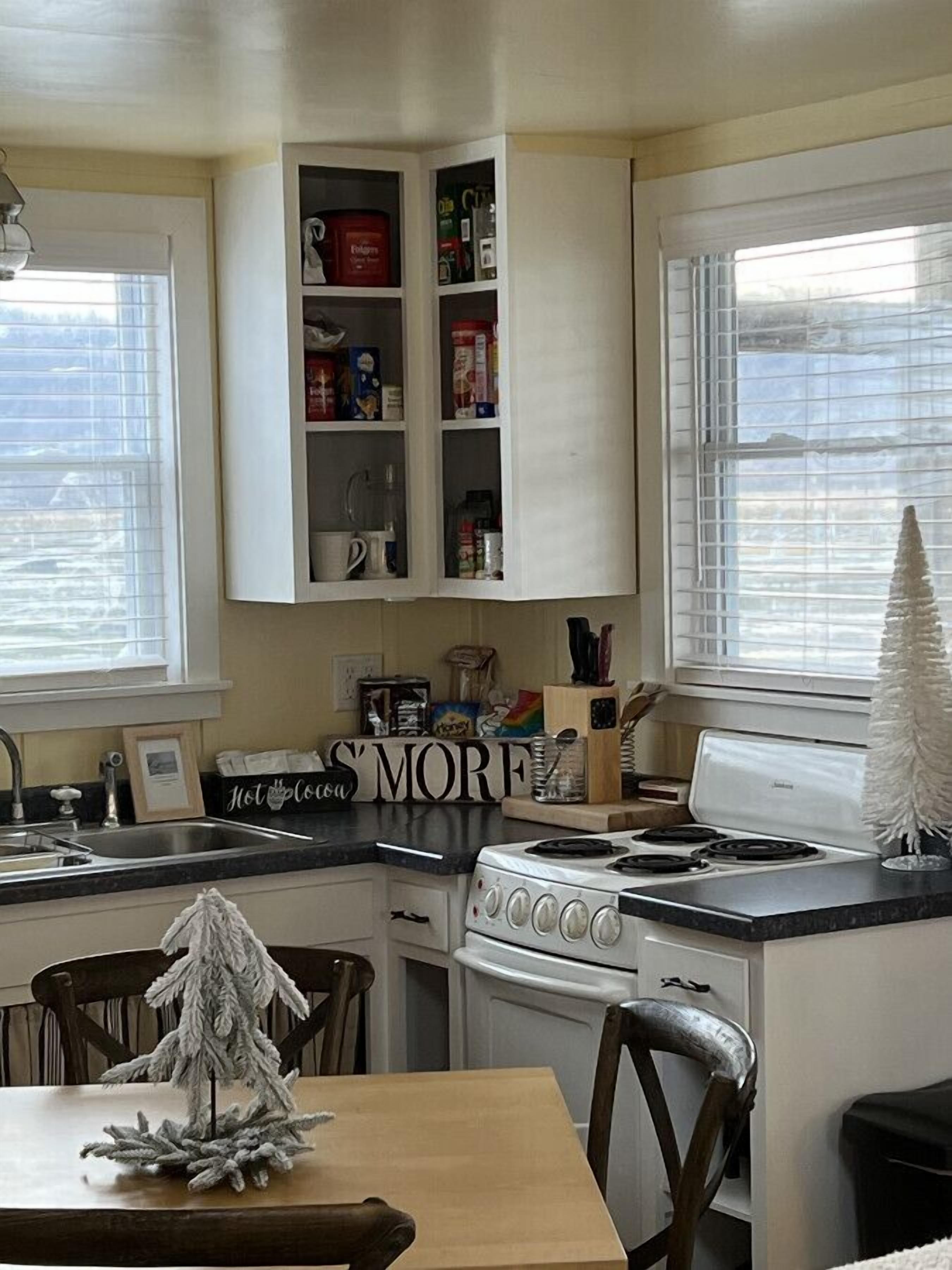 Cozy Warm Winter "Nantucket" Cottage Getaway