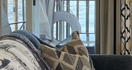 Cozy Warm Winter "Nantucket" Cottage Getaway