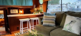 The "Lily Pad" Boatel Houseboat
