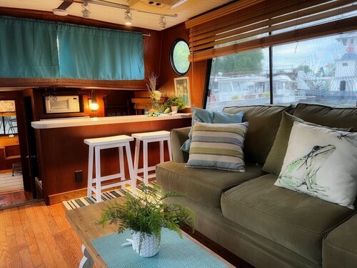 The "Lily Pad" Boatel Houseboat
