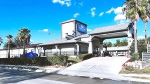 Exterior - Blue Way Inn & Suites By Jasper Houston (Houston)