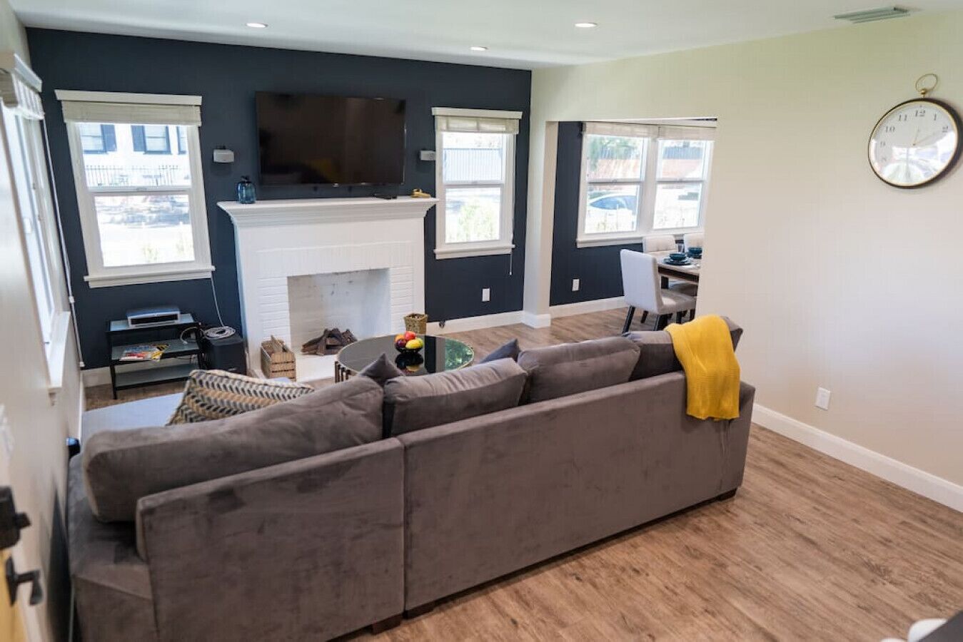 Morella · Newly Remodeled Home W Hot Tub and Gated Yard(p58)