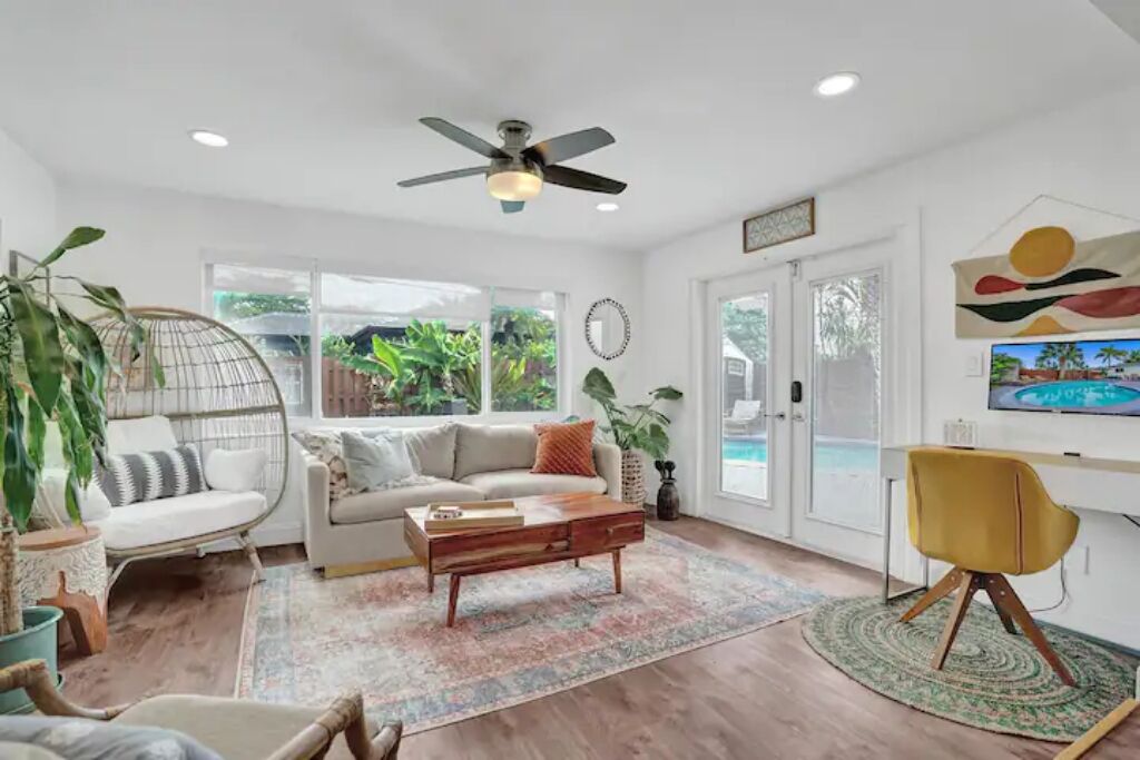 Newly Renovated Home in Hollywood w HEATED Saltwater Pool