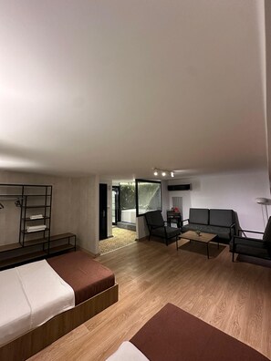 Deluxe Triple Room | Premium bedding, minibar, desk, free WiFi - Casa Rosso Suite Hotel (Istanbul)