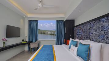 Premium bedding, minibar, in-room safe, desk