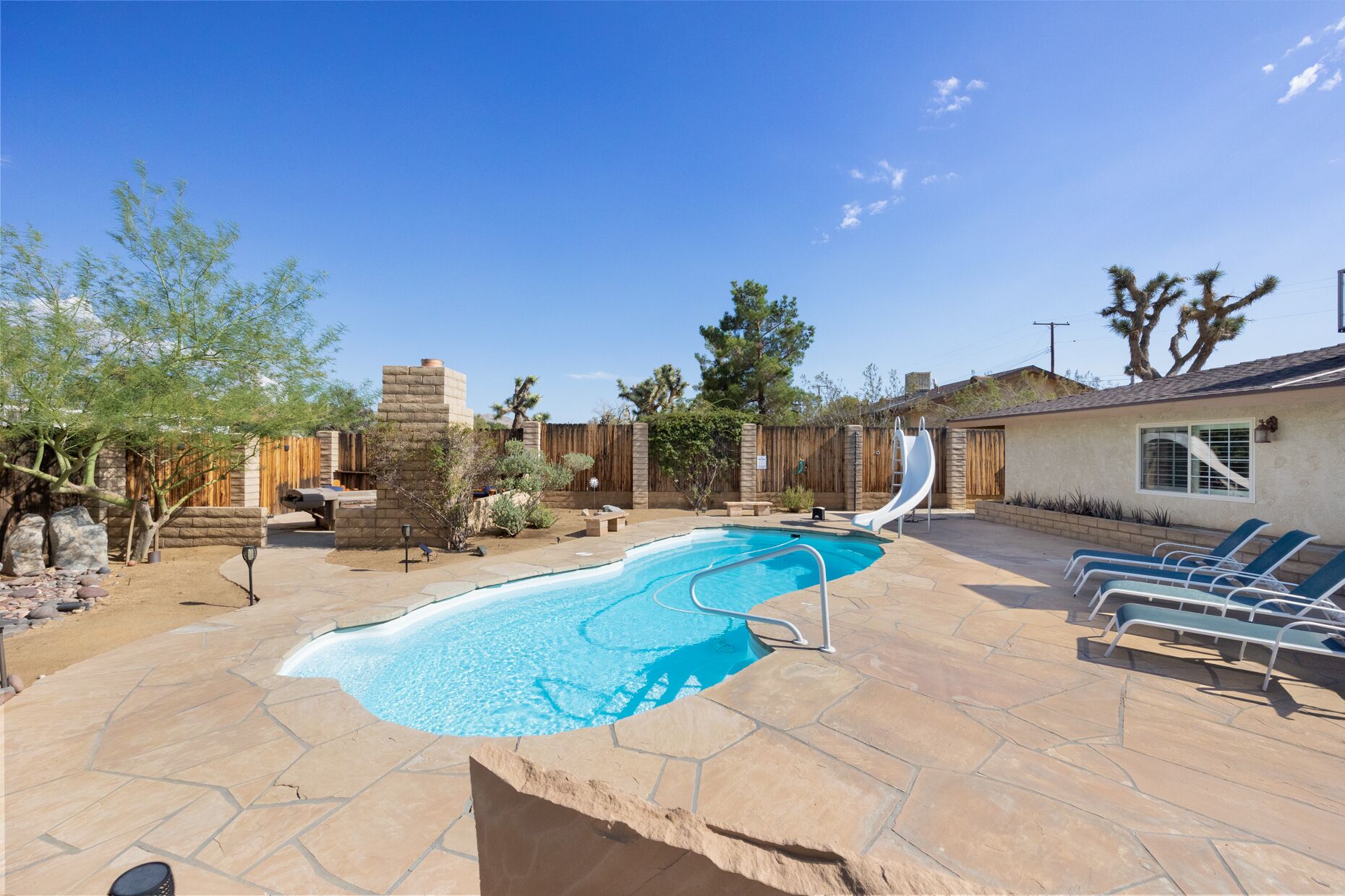 💦 Roadrunner Inn - Pool, Hot Tub, BBQ and Fire Pit! 💦