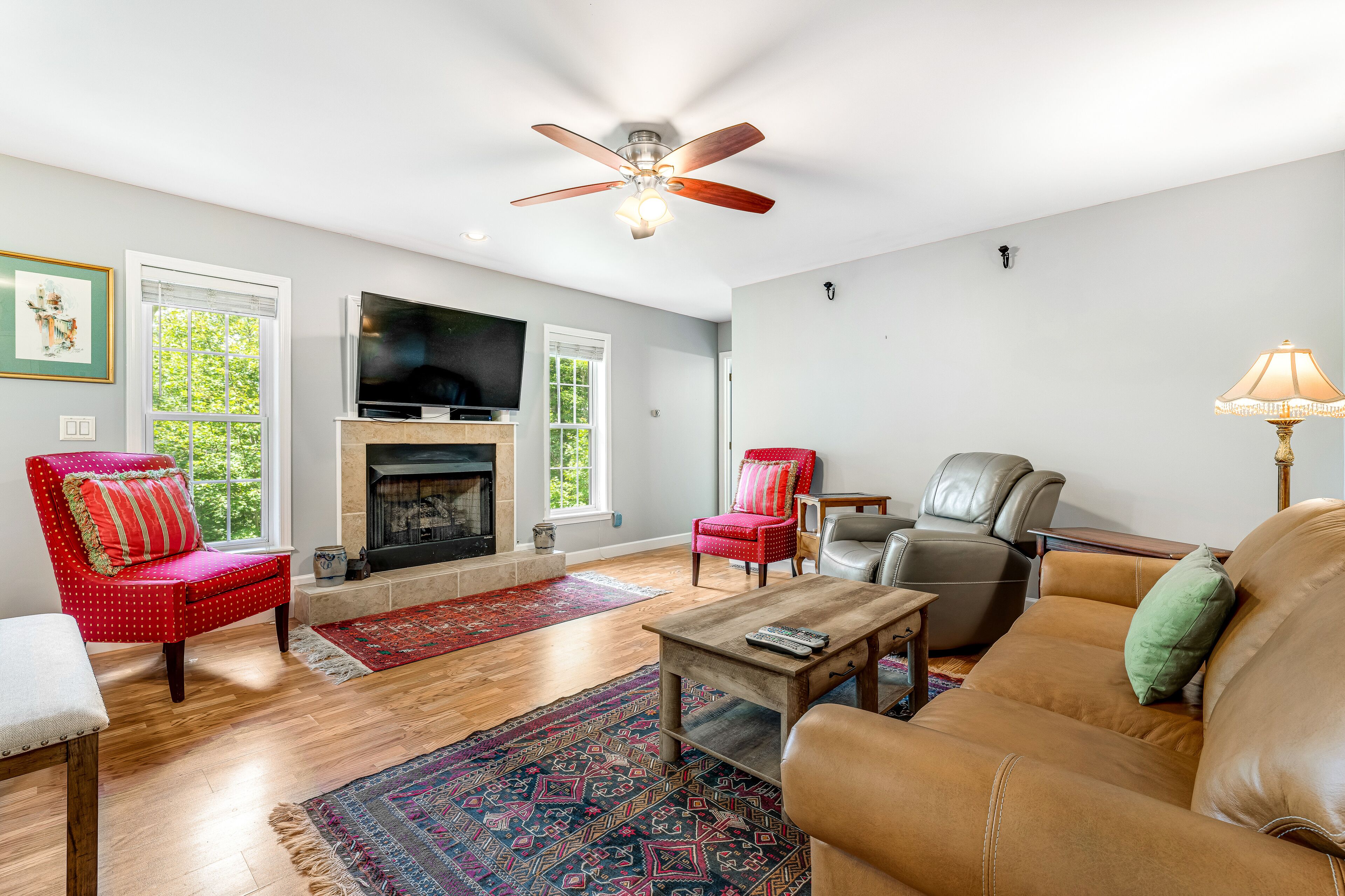 Quiet cottage with deck & grill + resort pool, on-site golf, & tennis courts