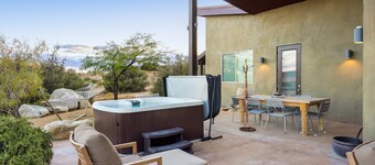 Jackalope Junction - Pool, Hot Tub, Fire Pit, BBQ and Desert Views!
